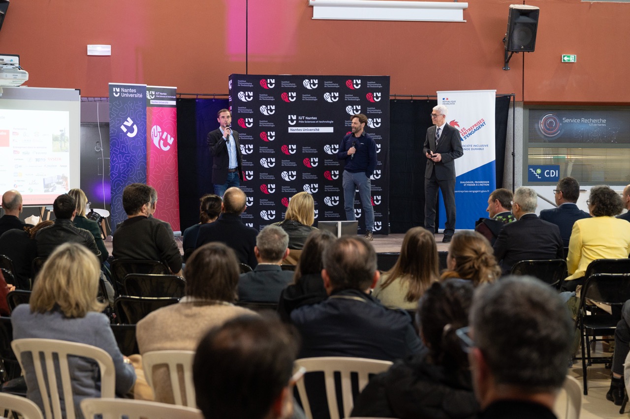 Quentin Barraud, secrétaire général de Safe Rail et Bruno Feuvrie, chef du département GEII de l'IUT de Nantes